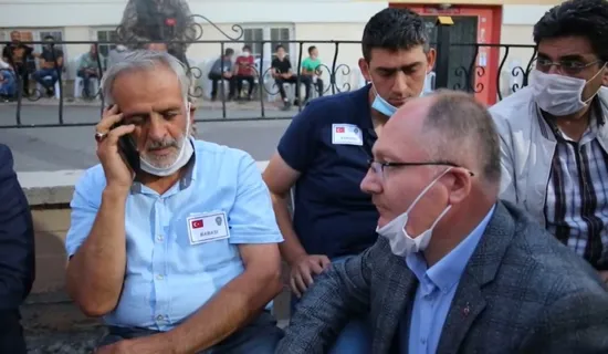 baskan-recep-tayyip-erdogan-sehit-babasiyla-telefonda-gorustu-1594927077862.jpg Başkan Recep Tayyip Erdoğan şehit babasıyla telefonda görüştü - 1