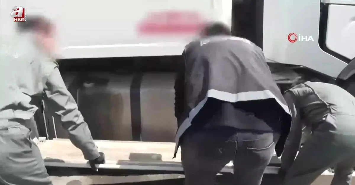 İstanbul'da uyuşturucu operasyonu! Yüzlerce kilo ele geçirildi