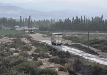 Iğdır’da sağanak yağış sele neden oldu