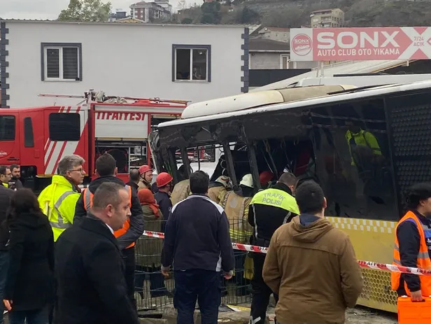 alibeykoy-tramvay-kazasi-son-dakika-otobus-tramvaya-carpti-olu-ve-yarali-var-mi-istanbul-tramvay-kazasi-son-du-1670222688111.jpg İstanbul tramvay kazası son durum ne? Otobüs tramvaya çarptı! Ölü ve yaralı var mı? Alibeyköy tramvay kazası son dakika - 1