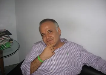 Ahmet Çakar'dan Fenerlileri kızdıran tweet