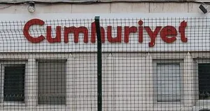 Cumhuriyet gazetesi namazdan rahatsız oldu