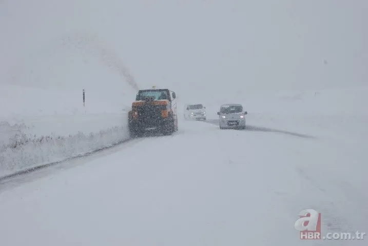 Kar kalınlığı yarım metreye ulaştı | Antalya-Konya karayolunda son durum