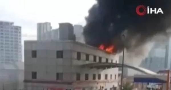 İstanbul Esenyurt'ta korkutan yangın - 3