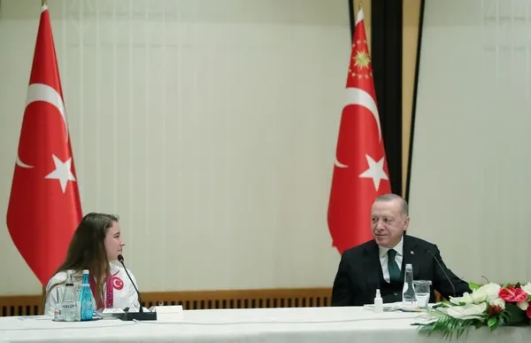 Son dakika: Başkan Recep Tayyip Erdoğan, milli sporcuları kabul etti - 1
