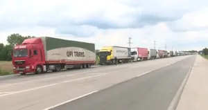 Sınır kapısında TIR kuyruğu