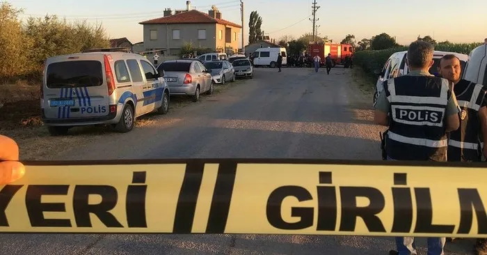 Leman Dergisi’nin skandal kapağına soruşturma! Mevlana’ya silah doğrultan rezil karikatür için başsavcılık harekete geçti