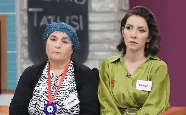 2-aralik-gelinim-mutfakta-kim-elendi-bilezikleri-kim-aldi-gelinim-mutfakta-haftalik-puan-durumu-yesim-hatice-z-1669982819452.jpg 2 Aralık Gelinim Mutfakta kim elendi, bilezikleri kim aldı? Gelinim Mutfakta haftalık puan durumu: Yeşim, Hatice, Zerrin, Merve... - 3