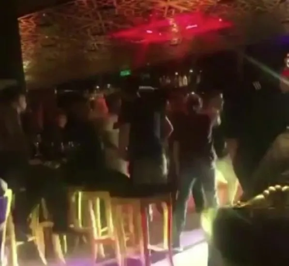 Antalya’da bir otelin diskosunda koronavirüs partisi! Skandal görüntüler ortaya çıktı