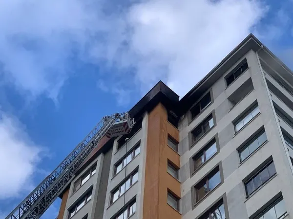 kayseride-kule-donen-evdeki-kuran-i-kerimin-sayfalari-sapasaglam-kaldi-1634823796218.jpg Kayseri’de küle dönen evdeki Kur'an-ı Kerim'in sayfaları sapasağlam kaldı - 3