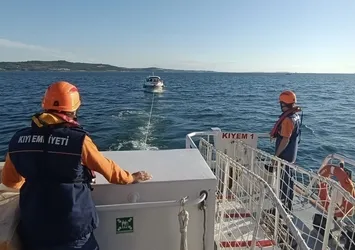 Çanakkale Boğazı’nda arıza yapan tekne kurtarıldı