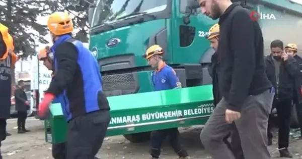 Kahramanmaraş’taki depremin 49’uncu gününde enkazdan bir kadın cesedi çıkartıldı