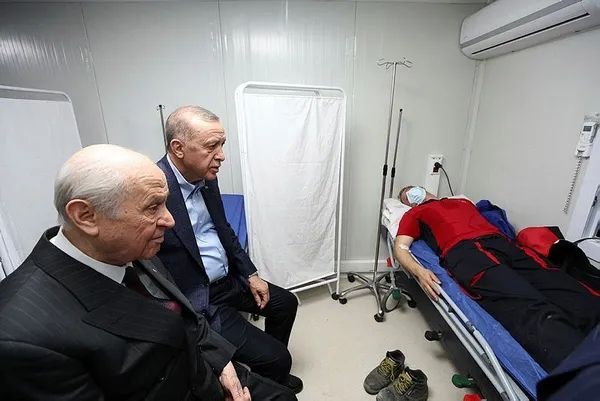baskan-erdogandan-deprem-bolgesinde-turkiye-yuzyili-vurgusu-asirlarca-oynanan-oyunlari-cope-atma-vakti-1678643748302.jpeg Başkan Erdoğan'dan deprem bölgesinde Türkiye Yüzyılı vurgusu: Asırlarca oynanan oyunları çöpe atma vakti - 7