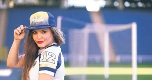 Ünlü oyuncu polisi ısırdı