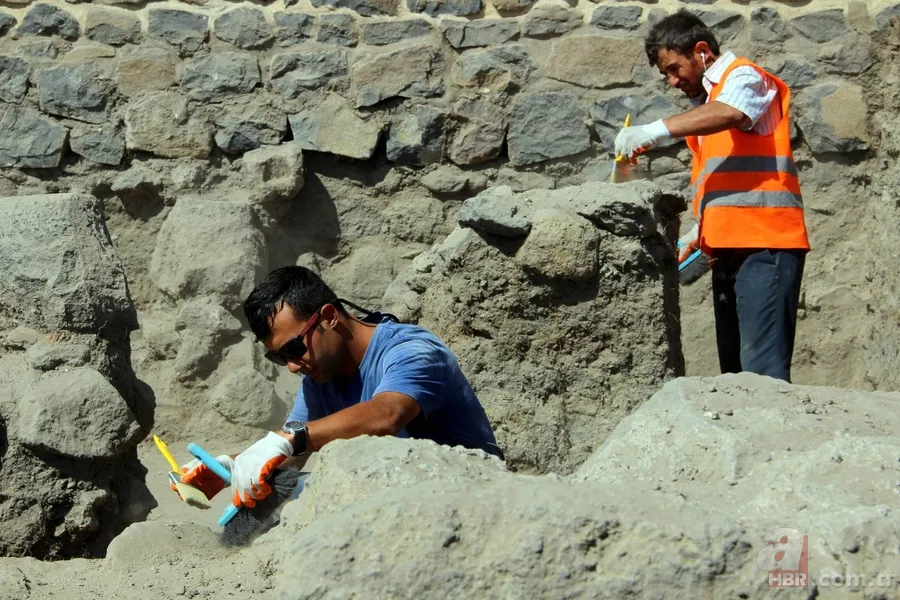 Tarihi Erzurum Kalesi'nde kazı çalışmaları sürüyor 8