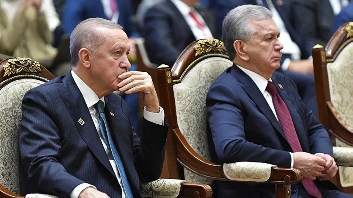 Başkan Erdoğan'dan TDT Konseyi'nde devlet başkanlarına hatıra para