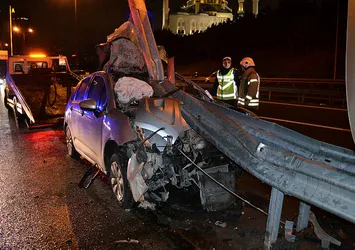 TEM'de feci kaza: Ok gibi saplandı
