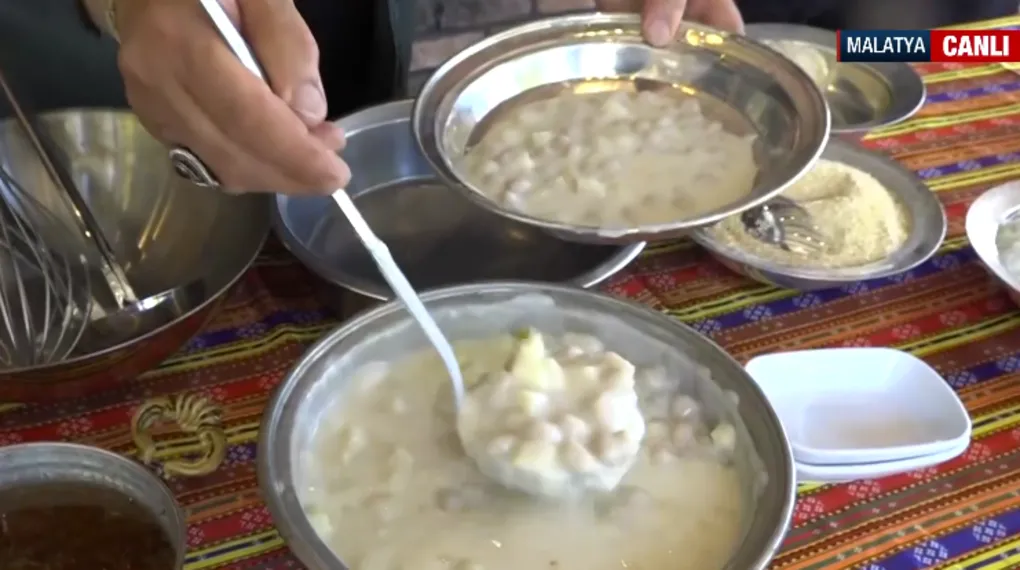 Malatya'nın meşhur lezzeti: Elmalı köfte