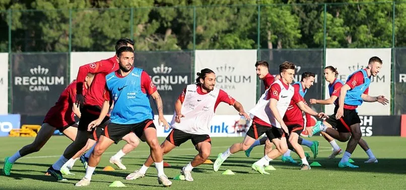 EURO 2020 hazırlıkları sürüyor! Milli futbolcu takımdan ayrı çalıştı