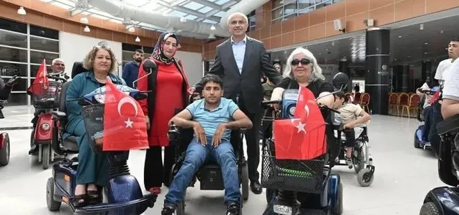 Malatya’da engelli depremzedelere 50 akülü tekerlekli sandalye dağıtıldı