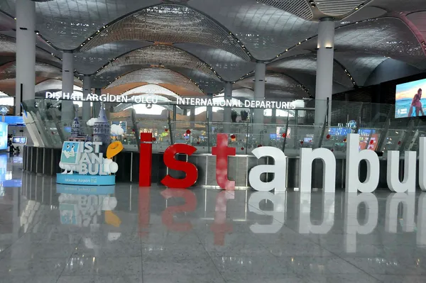 normallesmede-yeni-adim-istanbul-havalimani-girisinde-bilet-kontrolu-sona-erdi-1643712149026.jpg Normalleşmede yeni adım! İstanbul Havalimanı girişinde bilet kontrolü sona erdi - 1