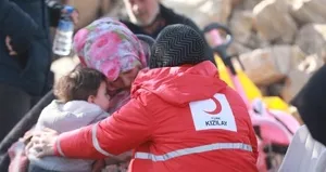 El ele omuz omuza! 900 köye böyle ulaştılar