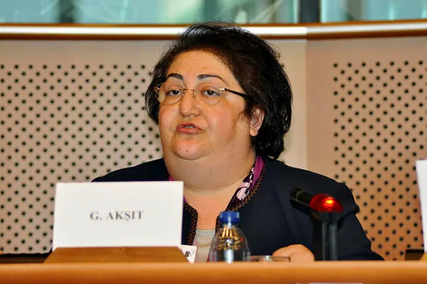 guldal-aksit-kimdir-kac-yasindaydi-nereli-eski-kultur-ve-turizm-bakani-guldal-aksit-kim-1638518142113.jpg Güldal Akşit kimdir, kaç yaşındaydı, nereli? Eski Kültür ve Turizm Bakanı Güldal Akşit kim? - 3