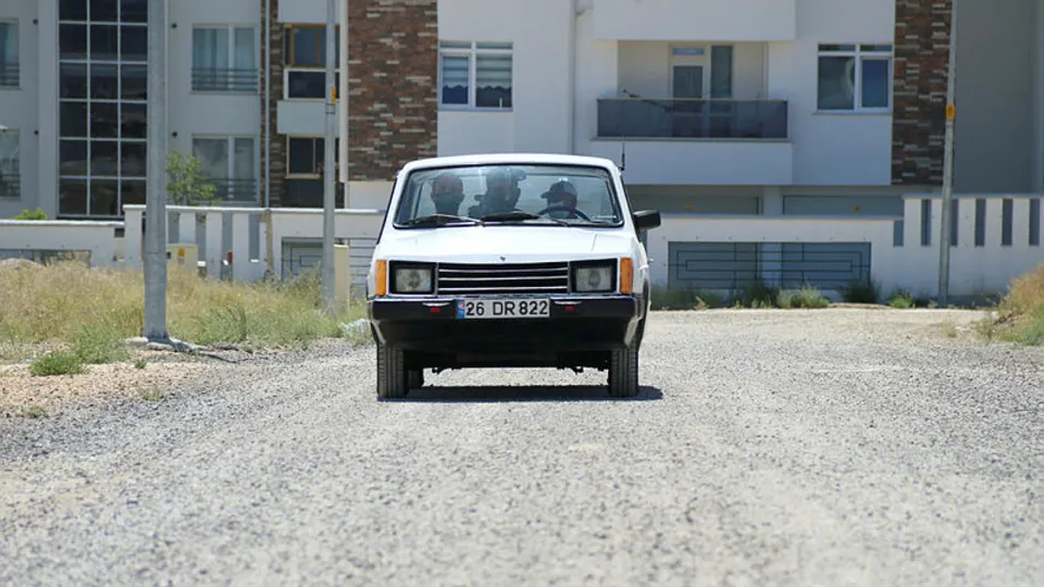 40 yıllık otomobil! Parçaları ve boyası halen daha fabrika çıkışlı! Yakın tarihe birlikte tanıklık ettiler