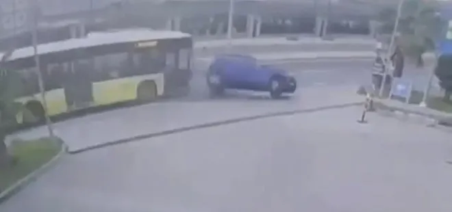 Son dakika: Pendik’te İETT otobüsünün çarptığı otomobil takla attı! Kaza anı kamerada