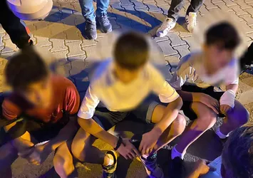 Diyarbakır'da ormanı yakmaya çalışan çocuklar yakalandı! Evlerinden bakın neler çıktı