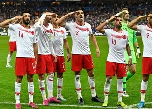 Millilerin asker selamını Alman medyası hazmedemedi!