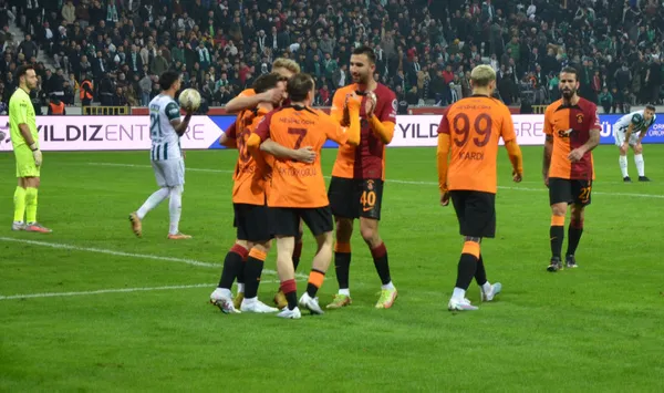 galatasaray-giresunda-seriye-bagladi-super-ligde-galibiyet-serisi-10a-cikti-1674928832980.jpg Galatasaray Giresun'da seriye bağladı! Rekor gecesi: Süper Lig'de galibiyet serisi 10'a çıktı! - 1