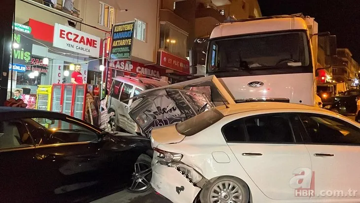Bursa’da freni boşalan kamyon 9 aracı biçti!