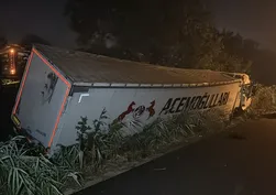 Anadolu Otoyolu'nda arızalanan otomobile tır çarptı: 7 yaşındaki çocuk hayatını kaybetti