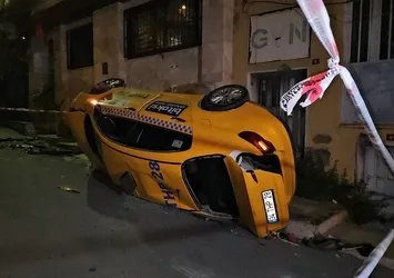 Şişli’de kontrolden çıkan taksi alt yola uçtu: 1 yaralı