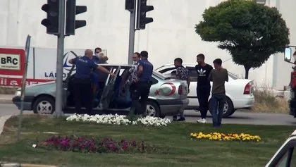 Karaman’da ışıklarda korna çaldığı otomobildeki 7 kişinin palalı ve bıçaklı saldırısına uğradı