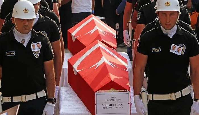 Ahmet ve Mehmet Oruç ile komşu oğlu Yunus Uğur aynı hayali kurup birlikte şehit oldular