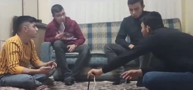 Güneş sistemini tartışan lise öğrencileri Bilim Merkezi'ni gezdi
