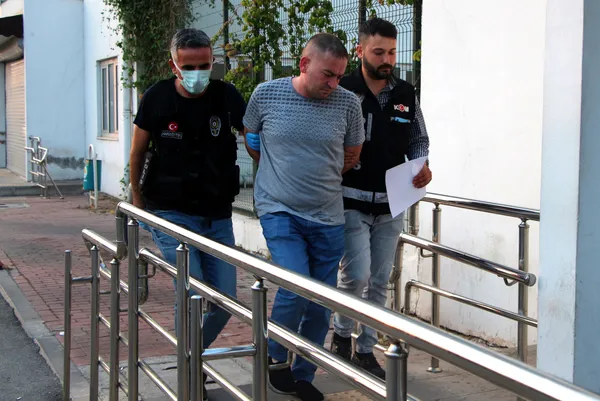 Son dakika: Adana'da tefecilik operasyonu: 20 gözaltı! 105 kişiden 28 milyon lira toplamışlar - 2