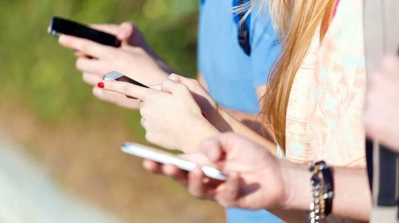 Telefonu bırak, sağlığı yakala: Akıllı telefonun beyin ve ruh sağlığına zararları