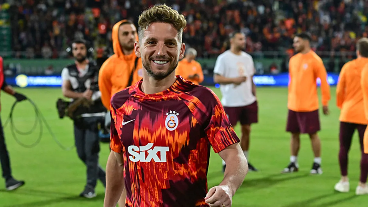 Galatasaray'da Dries Mertens bombası! Takımda kalacak mı?