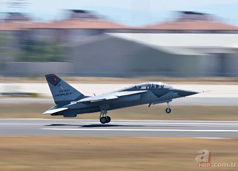 IDEF 2025’te “Güçlü Türkiye” mesajı! İşte yerli savunma araçlarıyla gövde gösterisi... A Haber fuarda 7