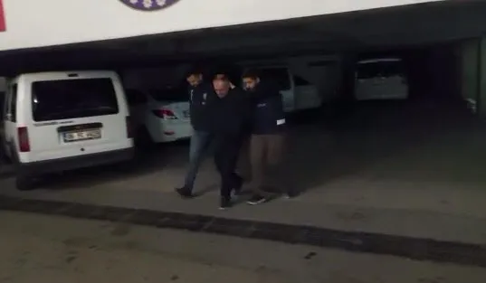 son-dakika-fetonun-askeri-mahrem-yapilanmasina-4-ilde-operasyon-6-supheli-yakalandi-1668493592049.jpg Son dakika: FETÖ'nün askeri mahrem yapılanmasına 4 ilde operasyon! 6 şüpheli yakalandı - 2