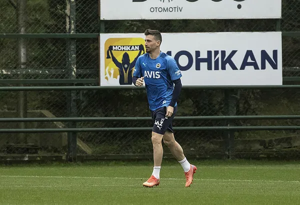 Fenerbahçeli Mert Hakan Yandaş’tan Galatasaray derbisi mesajı