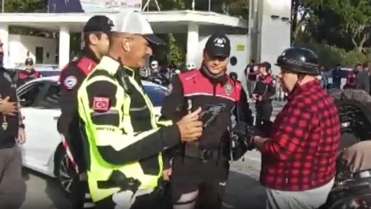 İzmir'de 30 noktada "dar alan" çalışması! 1594 araç denetlendi