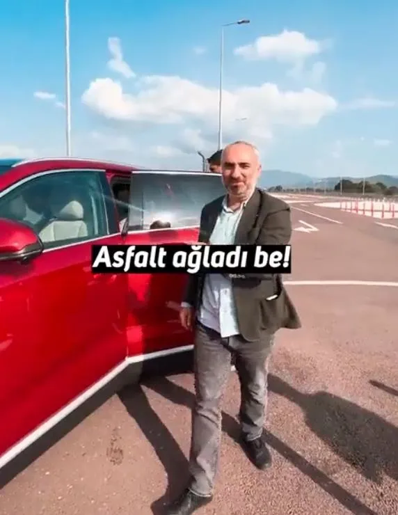 TOGG fabrikasını gezen İsmail Saymaz’dan övgü: Başkan Erdoğan’ın ısrarı olmasa TOGG’un yaşaması mümkün olmazdı