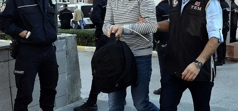 Son dakika: FETÖ’den gözaltına alınan Ege Ordu Komutanı Korgeneral Ali Sivri'nin emir subayını HTS kayıtları yakalattı!