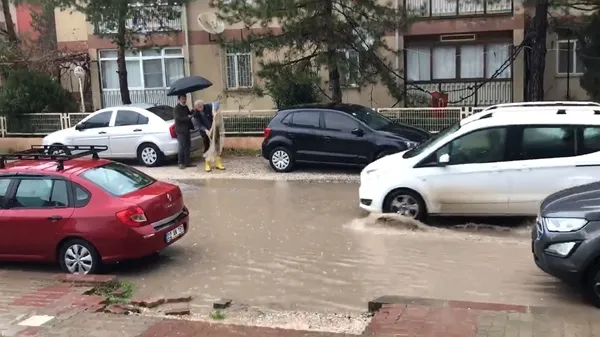 1639034982913.jpg Edirne'de yollar göle döndü! Vatandaş CHP'li belediyeye böyle isyan etti - 4