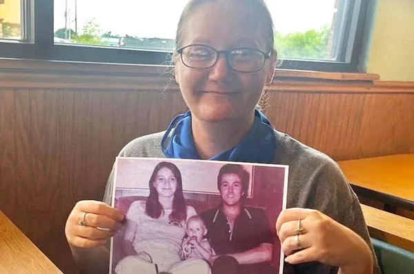 ABD’de şoke eden olay! Bebek Holly 41 yıl sonra akrabalarına kavuştu