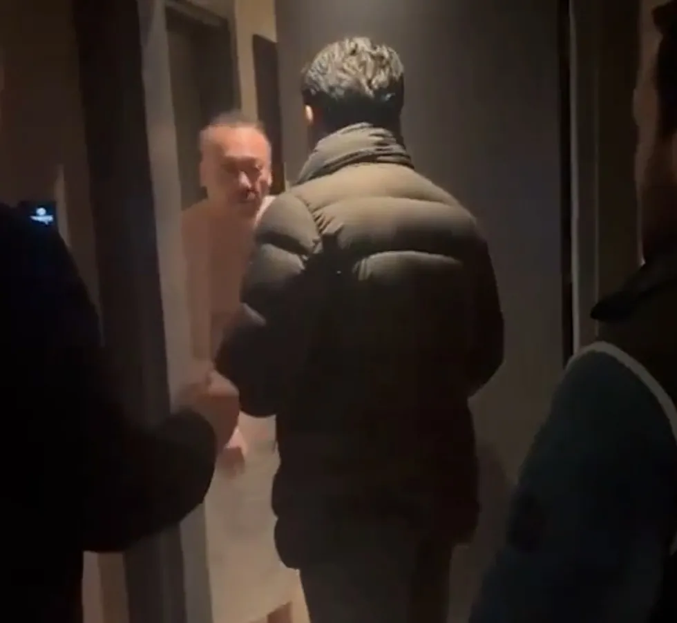 ozkan-yalimin-cezaevindeki-gece-mesaisinde-adnan-oktar-izi-2-saatlik-gizemli-gorusme-1777303965834.jpg Özkan Yalım’ın cezaevindeki gece mesaisinde Adnan Oktar izi! 2 saatlik gizemli görüşme - 3